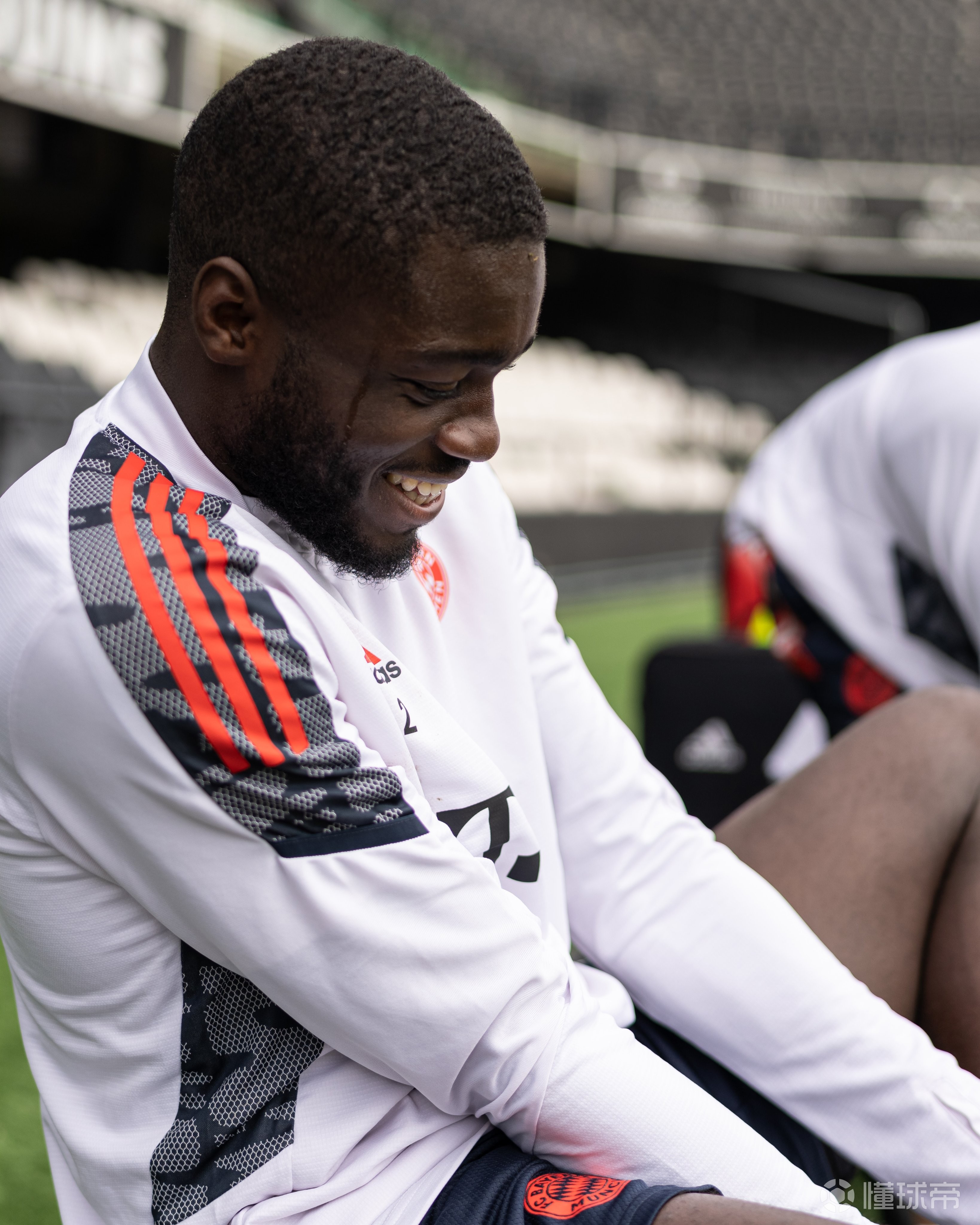 广州队训练开放日，窗口期造点机会引欢呼，欧冠在即，球队文化再被提及的简单介绍