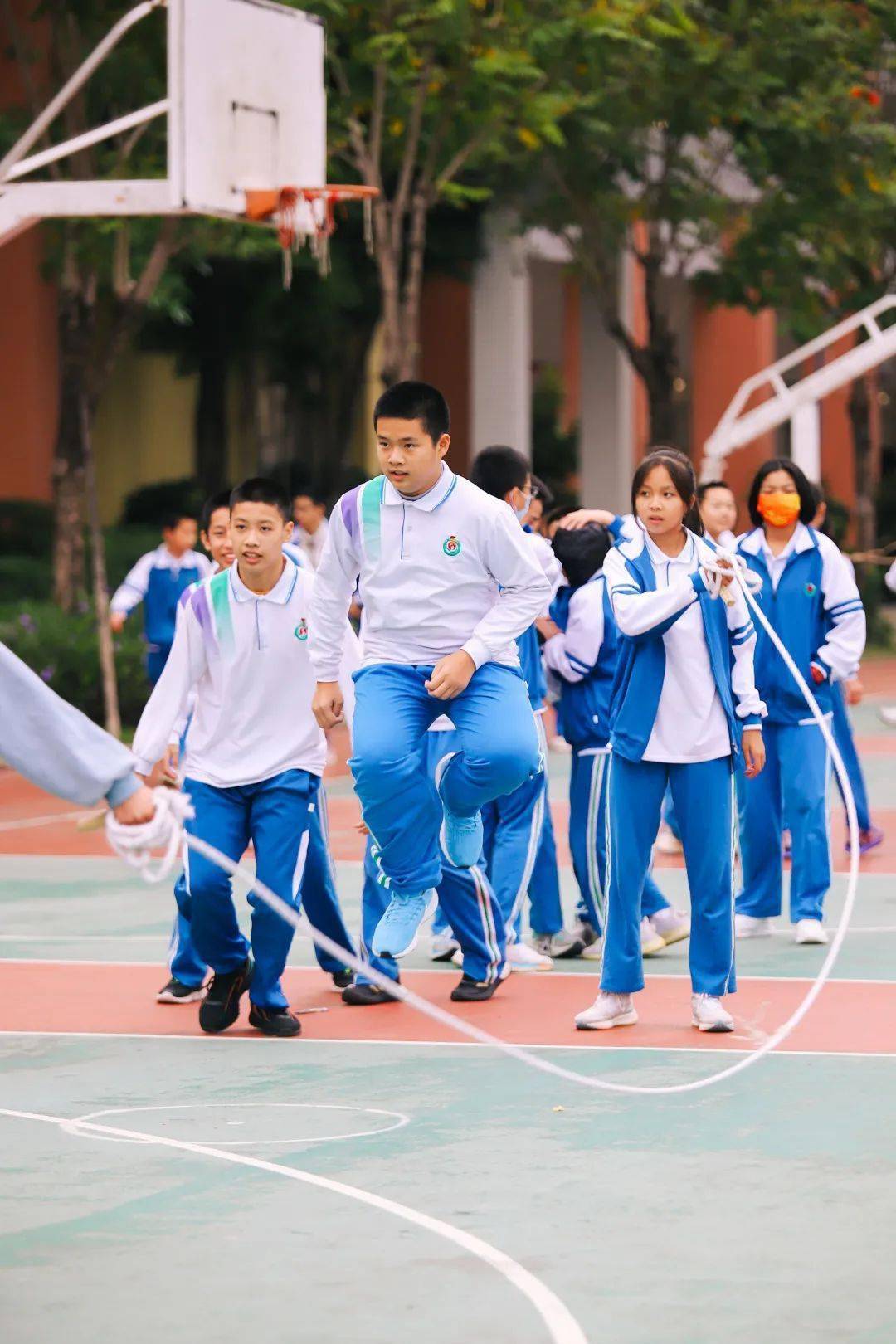 关于冲刺阶段菲尼克斯太阳备战法甲；更衣室发声细节曝光；赛场秩序良好；赛季目标并未改变的信息