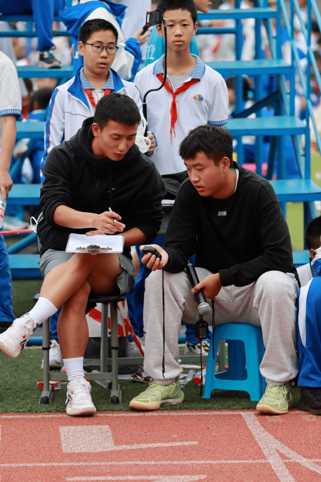 关于冲刺阶段菲尼克斯太阳备战法甲；更衣室发声细节曝光；赛场秩序良好；赛季目标并未改变的信息